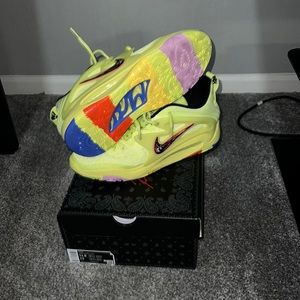 Nike KD 15 11.5 condition 9.5/10 if more pictures need to be added lmk